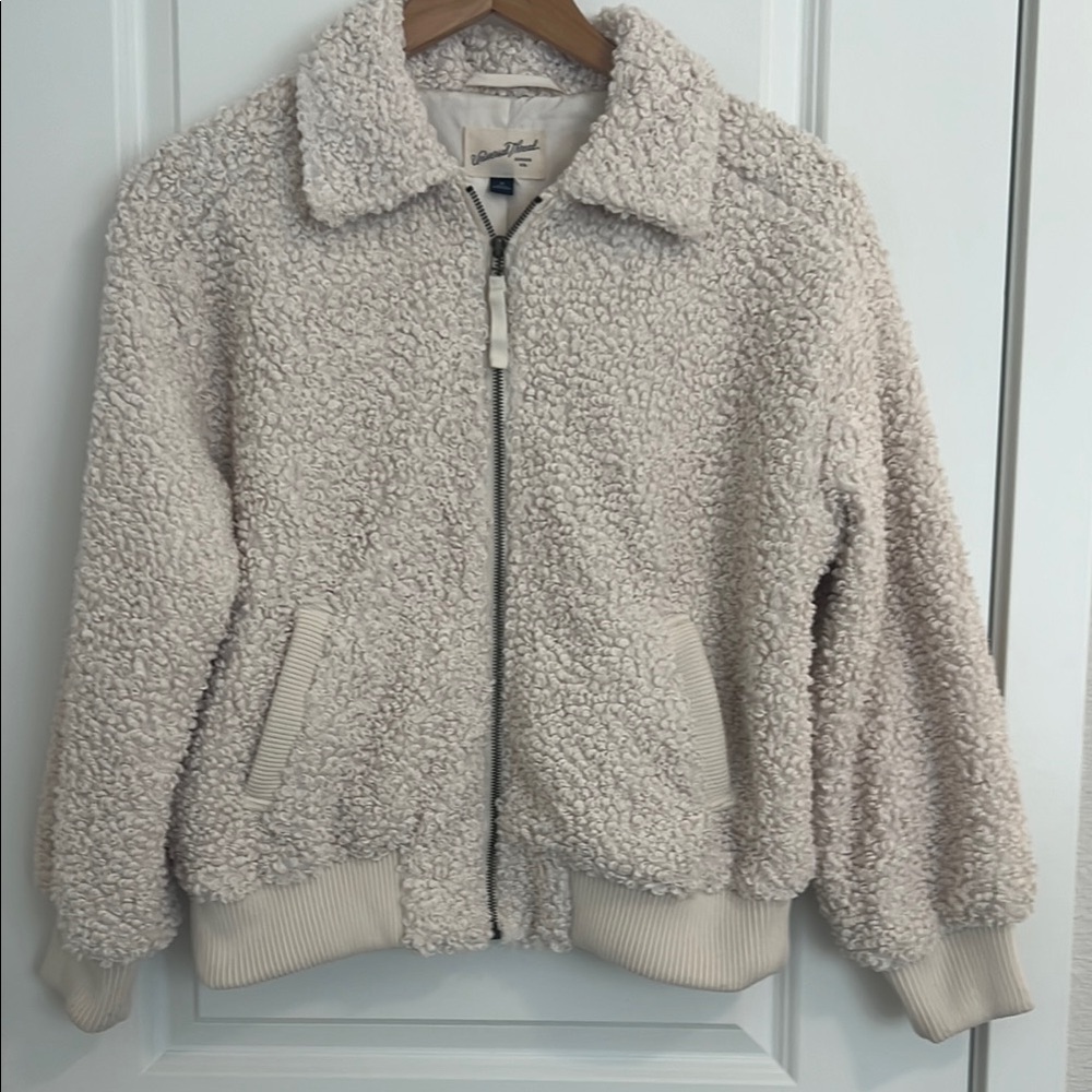 Universal Thread Cream Teddy Jacket Plush Fleece Bomber